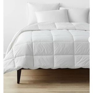 The Company Store LaCrosse Down Light Comforter in Classic White. Full Size. New